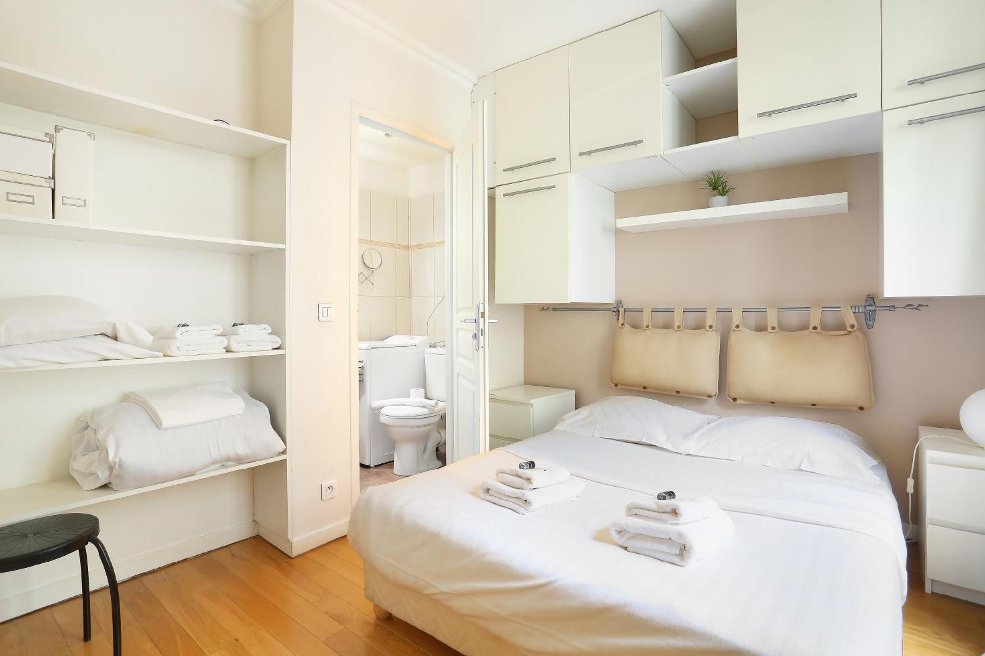 Pick A Flat'S Apartments In Batignolles - Rue Biot Paris Exterior photo